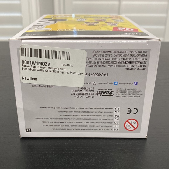 Funko Pop! Mickey Mouse 90th Birthday Disney’s Steamboat Willie #425 - Picture 8 of 11